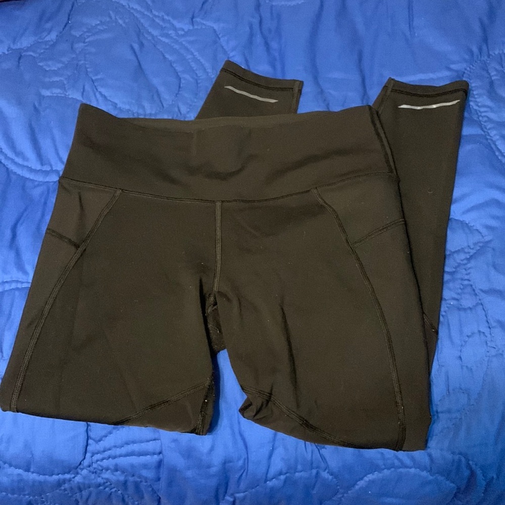 Athleta Stealth ⅞ Tights Sculptec Leggings Mesh Panels Black M Yoga Running